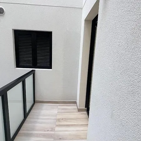 Albareda 83 Διαμέρισμα *